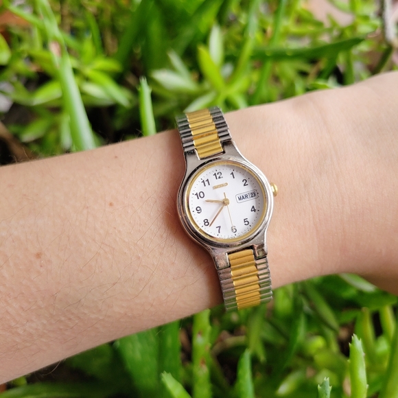 Vintage Seiko Classic Calendar Stetch Watch - Picture 2 of 11